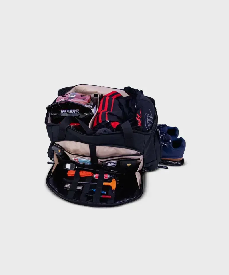 Albek Skytrail 51 Duffle Bag in Covert Black-4