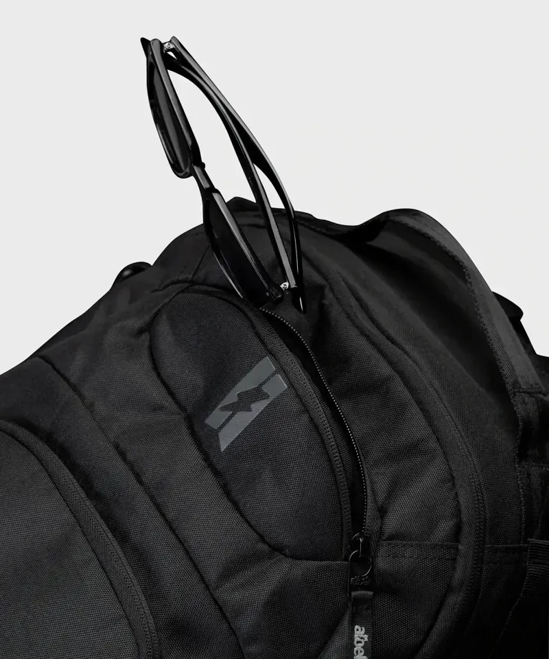 Albek Whitebridge Backpack in Covert Black-3