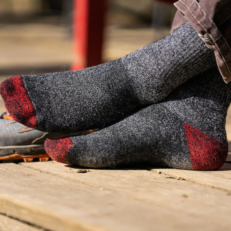 Darn Tough Men's Over The Calf Heavyweight Socks - Smoke