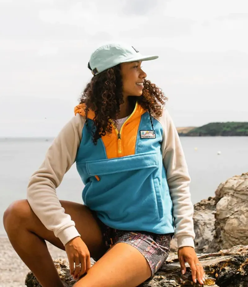 Passenger Women Alexander Hooded Fleece Blue Pool