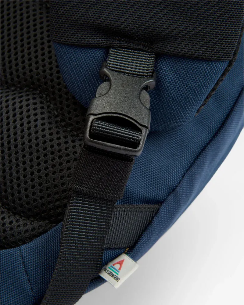 Passenger Boondocker Sling 8L - Rich Navy/Surf/Moonlight Blue Sling Bag-6