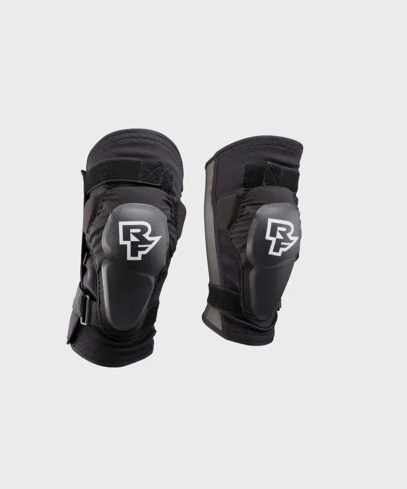 Race Face Roam Knee Guard in Black
