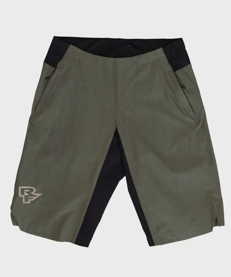 2021 Race Face Traverse Womens Shorts in Green